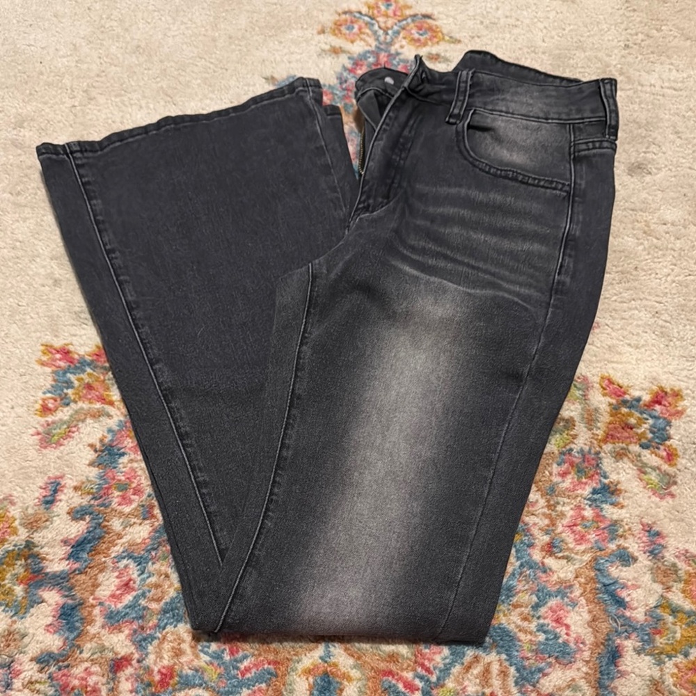 Chic Black Flared Denim Jeans